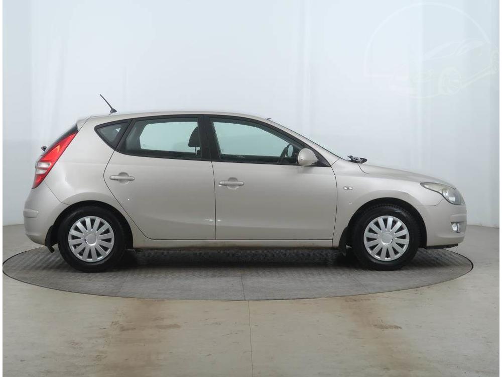 Hyundai i30 1.4 CVVT, Serv.kniha, Klima