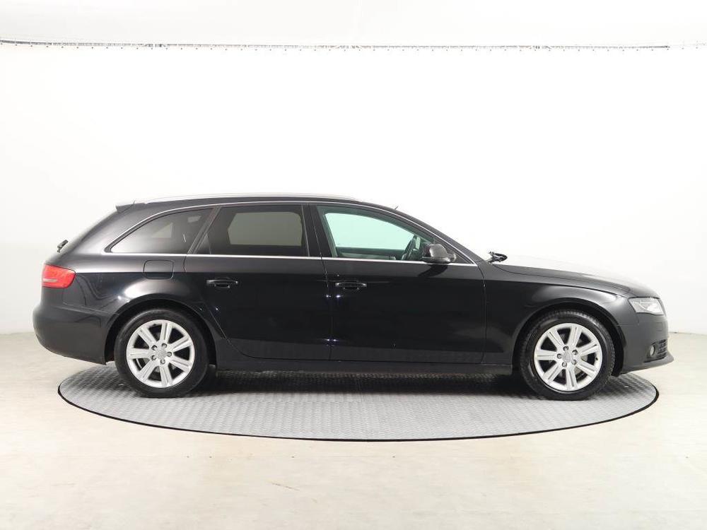 Audi A4 2.0 TDI, Xenony