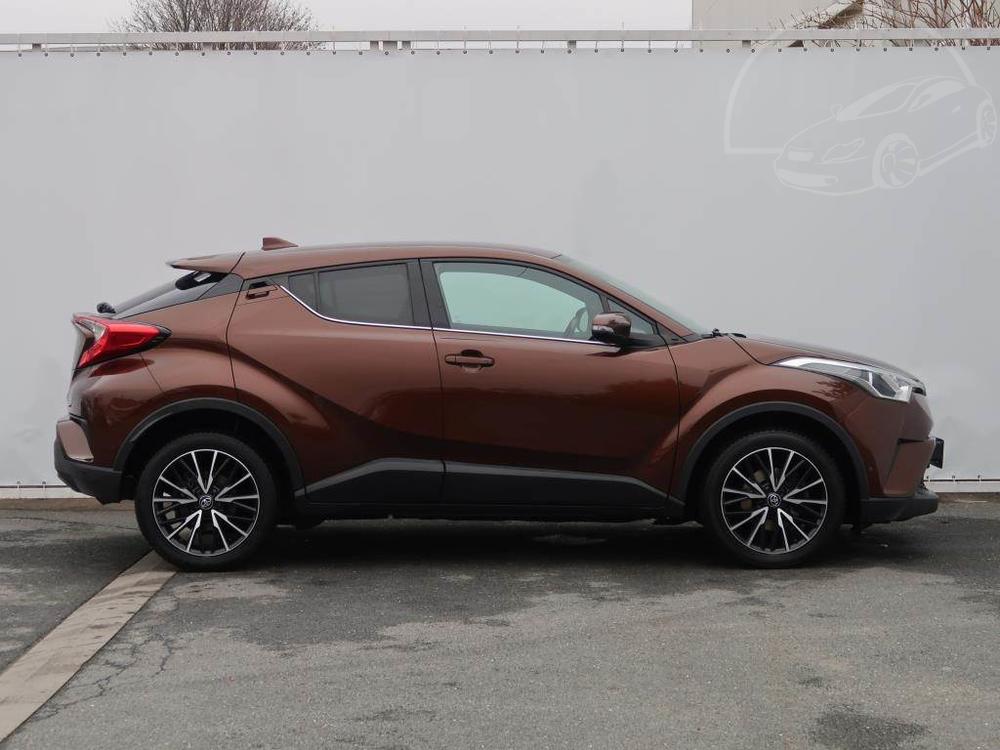 Toyota C-HR 1.2 Turbo, Ke, Navi