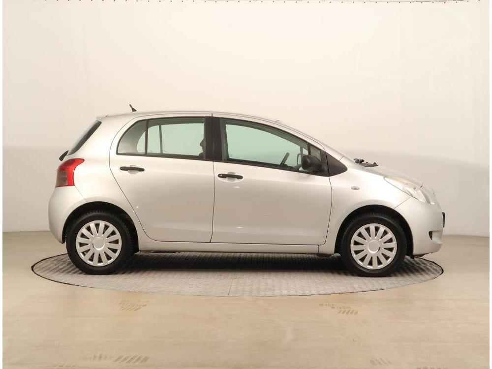 Toyota Yaris 1.0 VVT-i, Serv.kniha, po STK