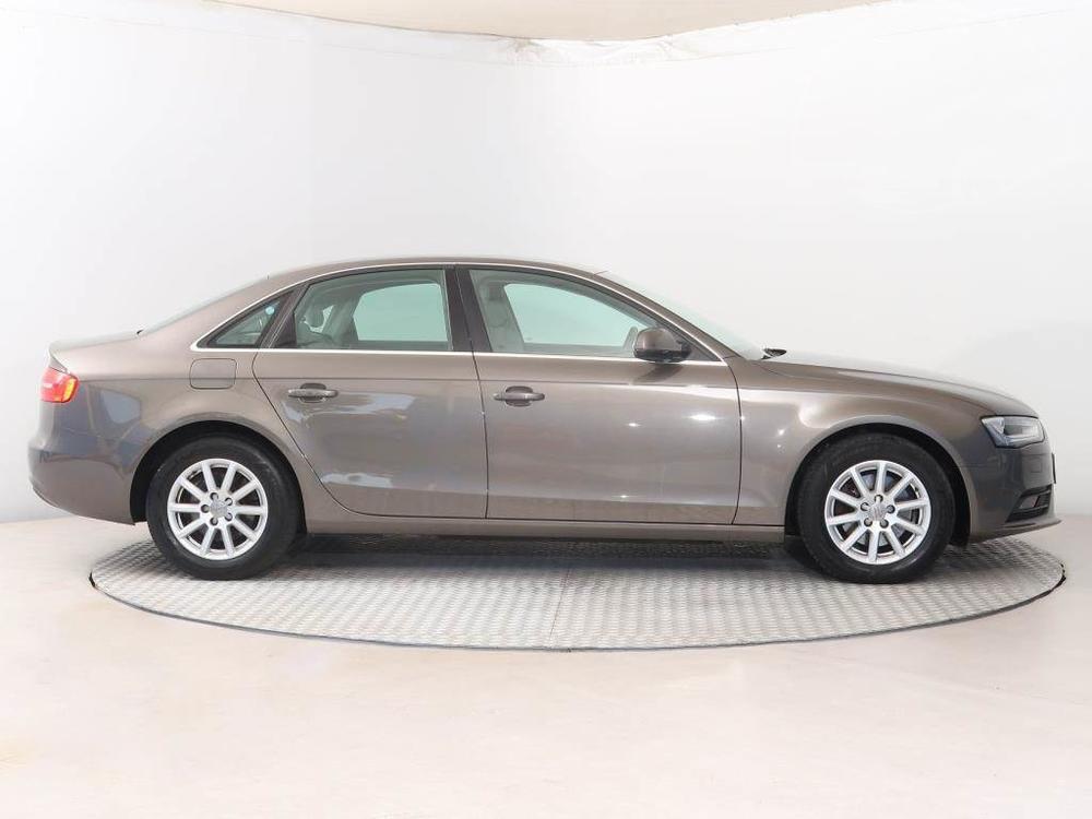 Audi A4 2.0 TDI, Automat, Serv.kniha