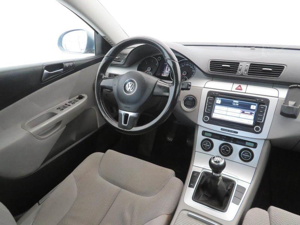 Volkswagen Passat 2.0 TDI, Automatick klima