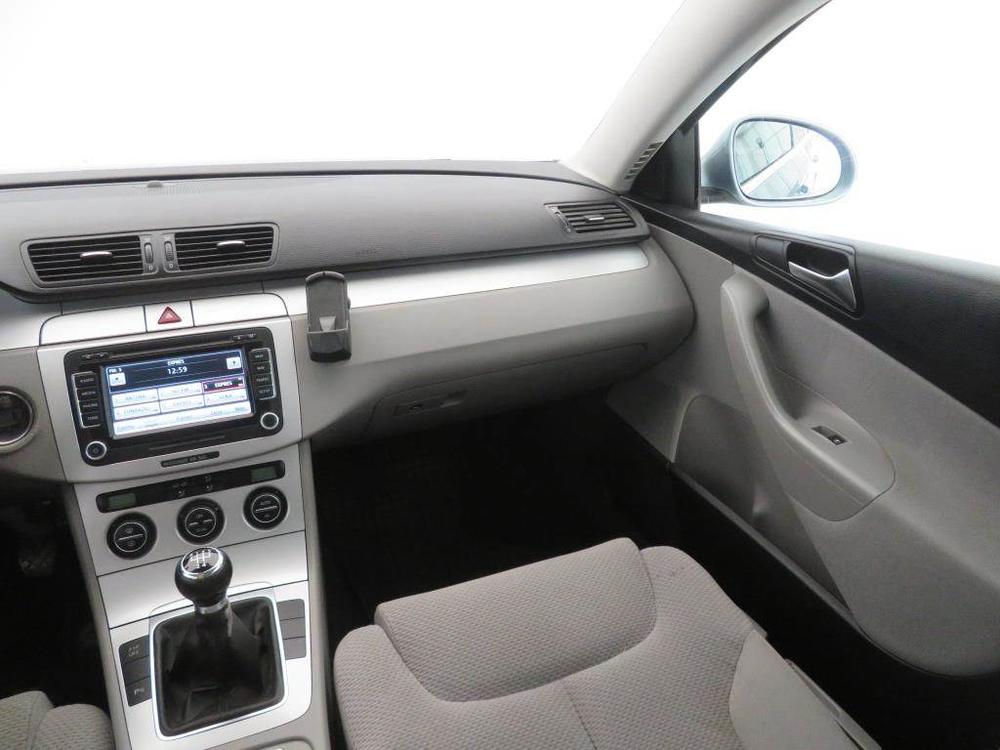 Volkswagen Passat 2.0 TDI, Automatick klima