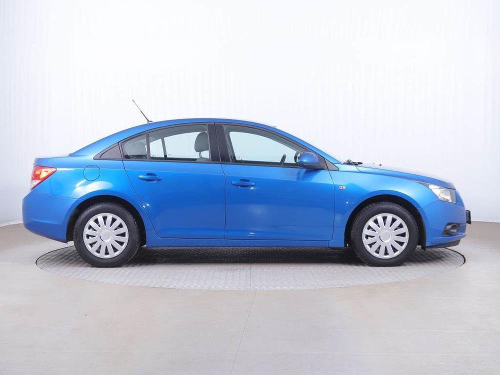 Chevrolet Cruze 1.6 i 16V, R,2.maj, po STK