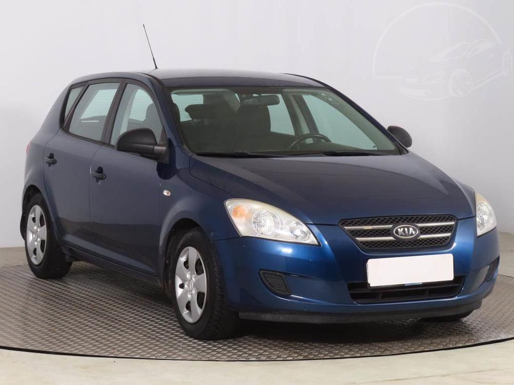 Prodm Kia Ceed 1.4 CVVT, po STK