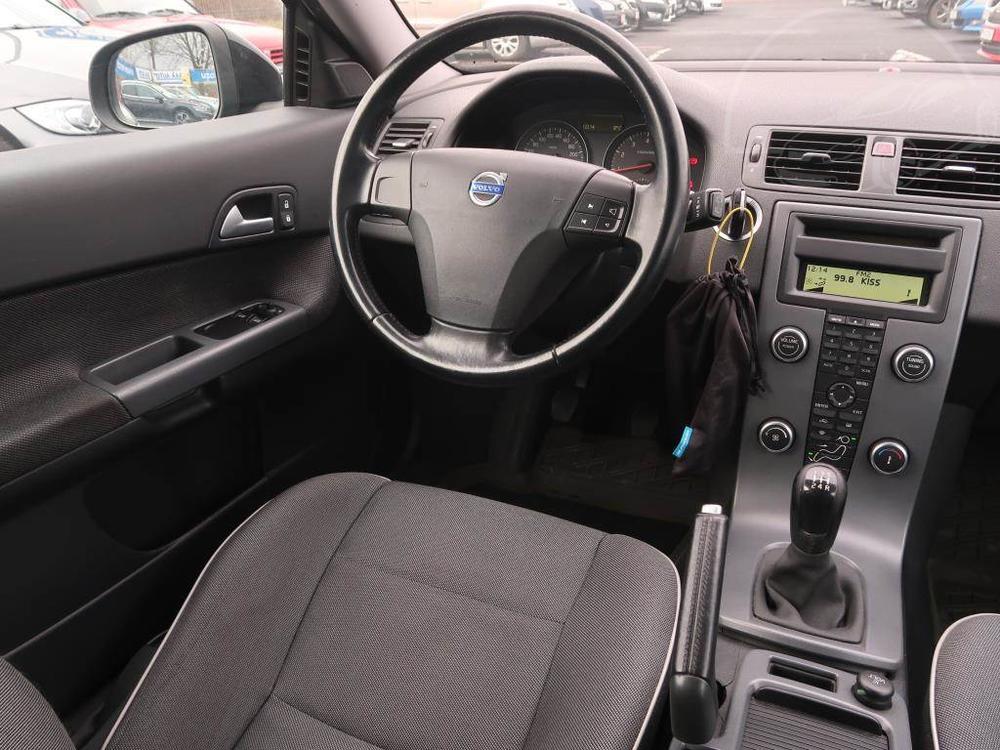 Volvo C30 1.6 i, po STK