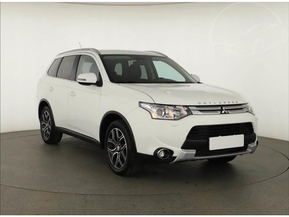 Prodm Mitsubishi Outlander 2.2 DI-D, 4X4, Automat