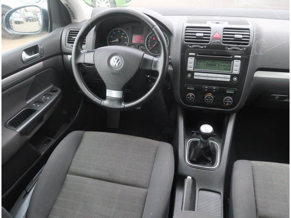 Volkswagen Golf 1.6, po STK, Automatick klima