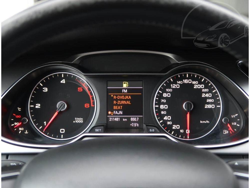 Audi A4 2.0 TDI, Serv.kniha, Xenony