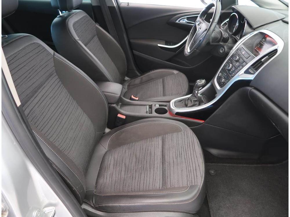 Opel Astra 2.0 CDTI, Koen sedaky