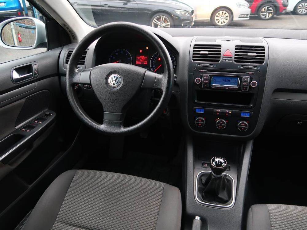 Volkswagen Golf 1.6, po STK, Tan