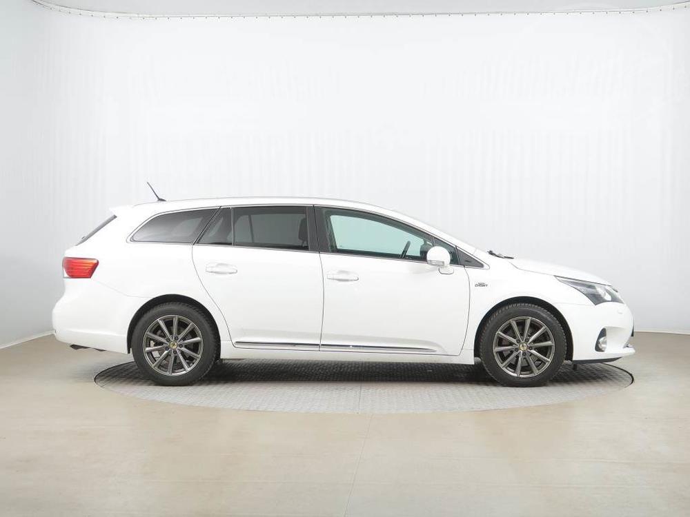 Toyota Avensis 2.2 D-4D, Automat, R,2.maj