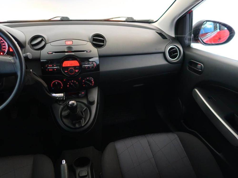 Mazda 2 1.3 i, R,2.maj, Serv.kniha