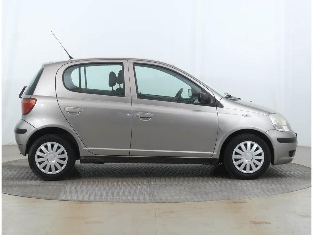 Toyota Yaris 1.0 VVT-i, Klima, zamluveno