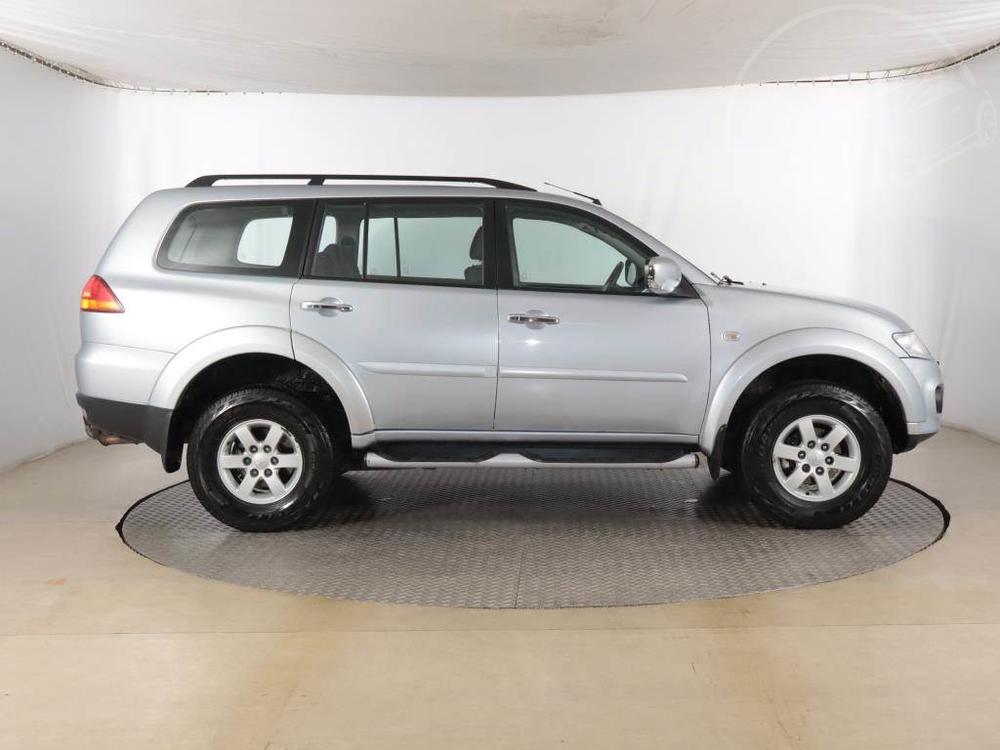 Mitsubishi Pajero 2.5 TD, 4X4, Serv.kniha