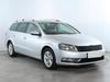 Prodm Volkswagen Passat 2.0 TDI, Serv.kniha, Navi