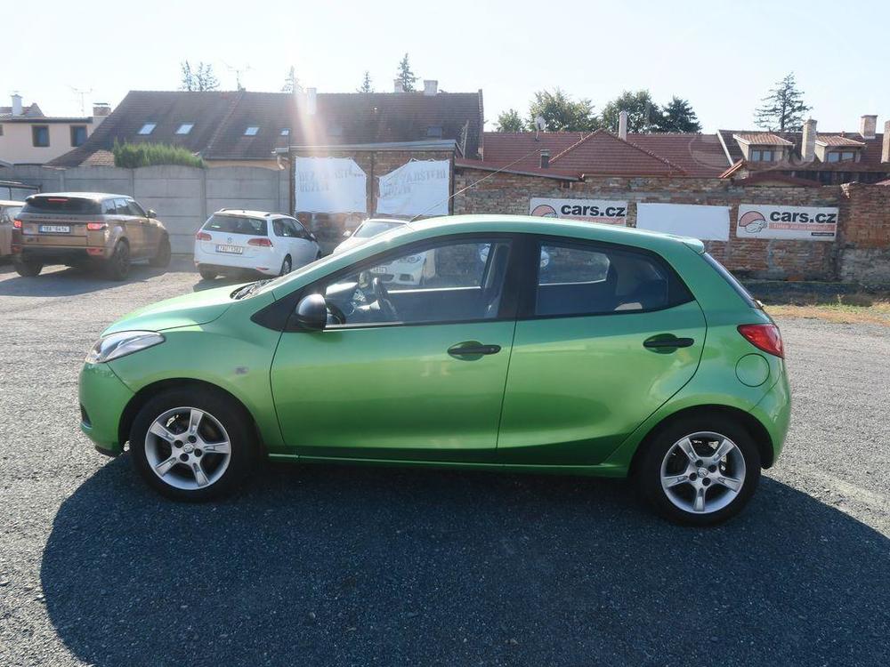 Mazda 2 1.4i 55kW 5 dve klima