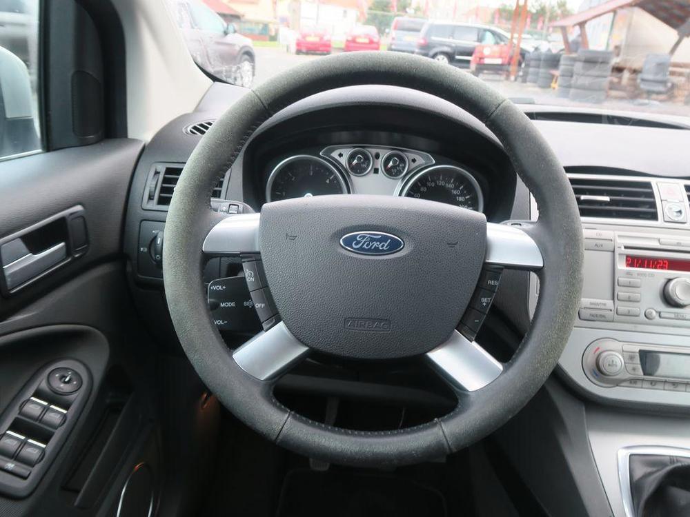 Ford Kuga 2.0 TDCi KOUPENO V CZ SERVISKA