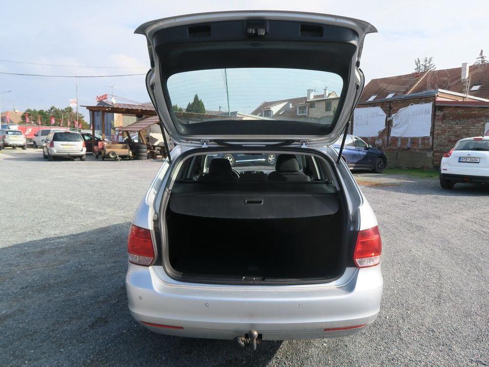 Volkswagen Touran 2.0 TDI; SERVISKA; KOUPENO V C