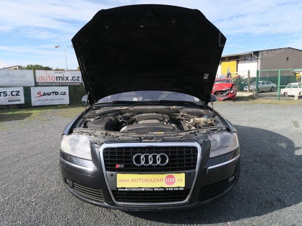 Audi A8 3.7i V8 quattro tiptronic