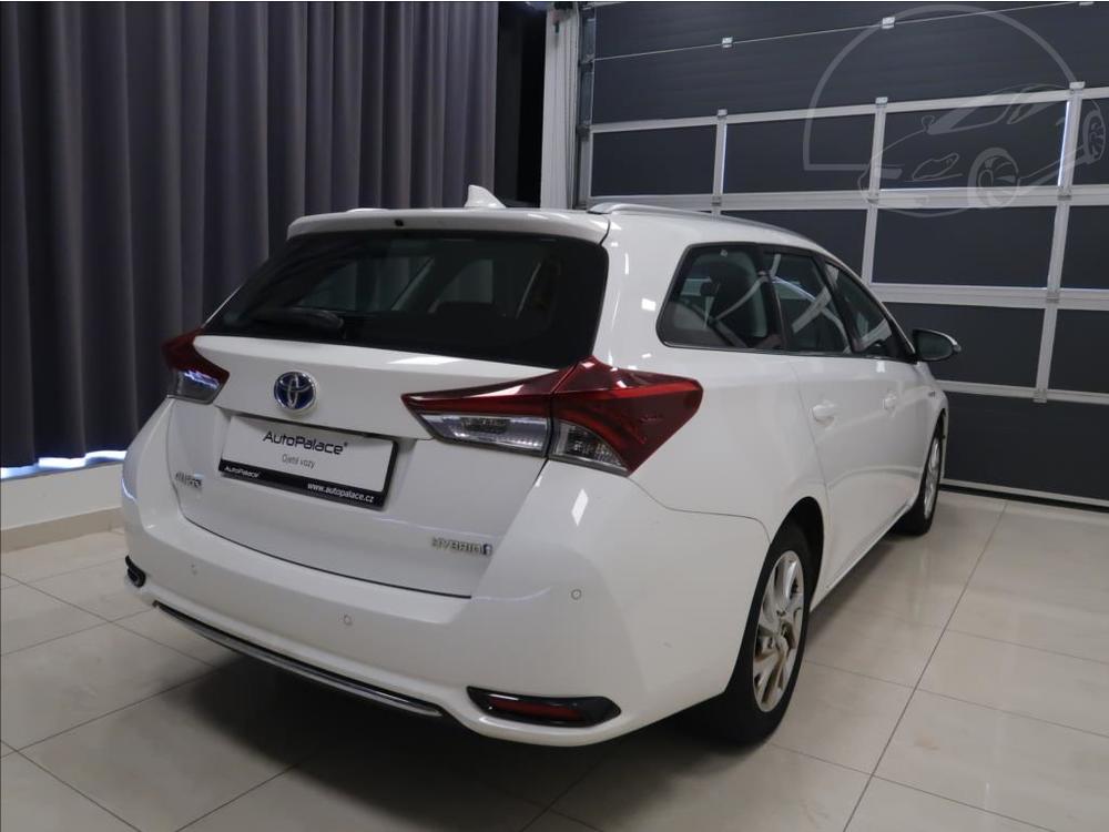 Toyota Auris 1,8 Hybrid e-CVT Trend R