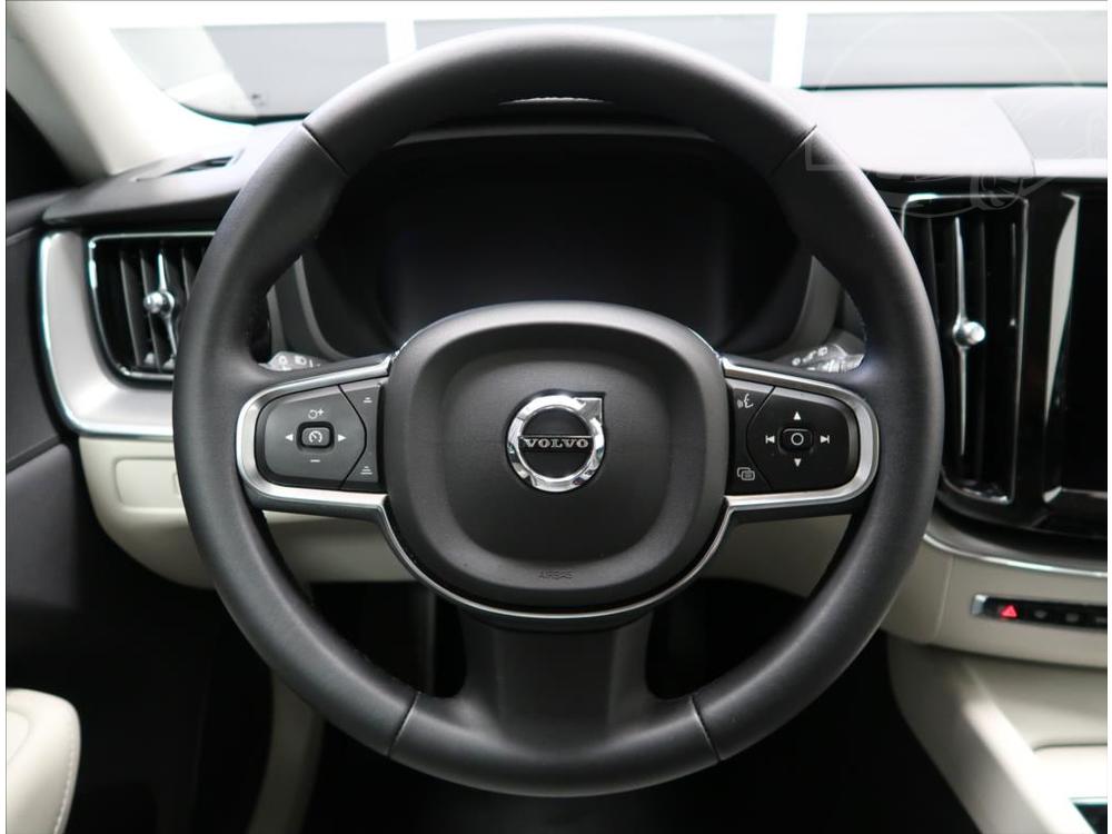 Volvo XC60 2,0 B4 FWD CORE