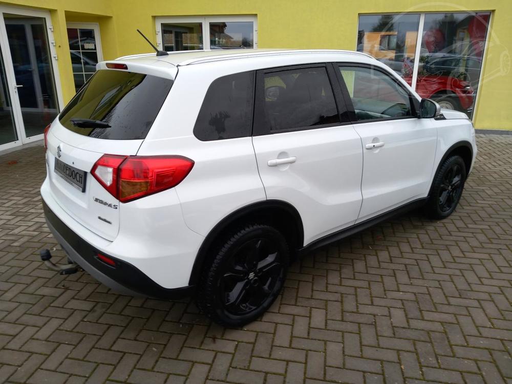 Suzuki Vitara 1,4T 4x4 1.MAJITEL NAVIGACE