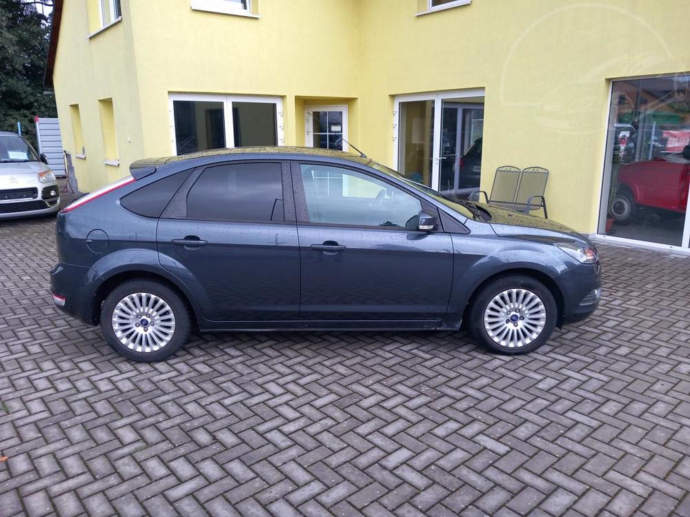 Ford Focus 1,6 16v SERVISKA  BEZ KOROZE !