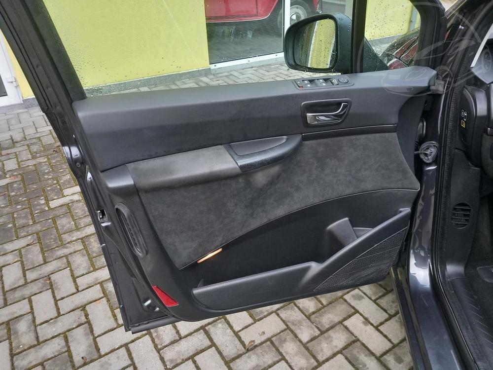 Peugeot 807 2,0HDi STYLE SERVISKA NAVI !