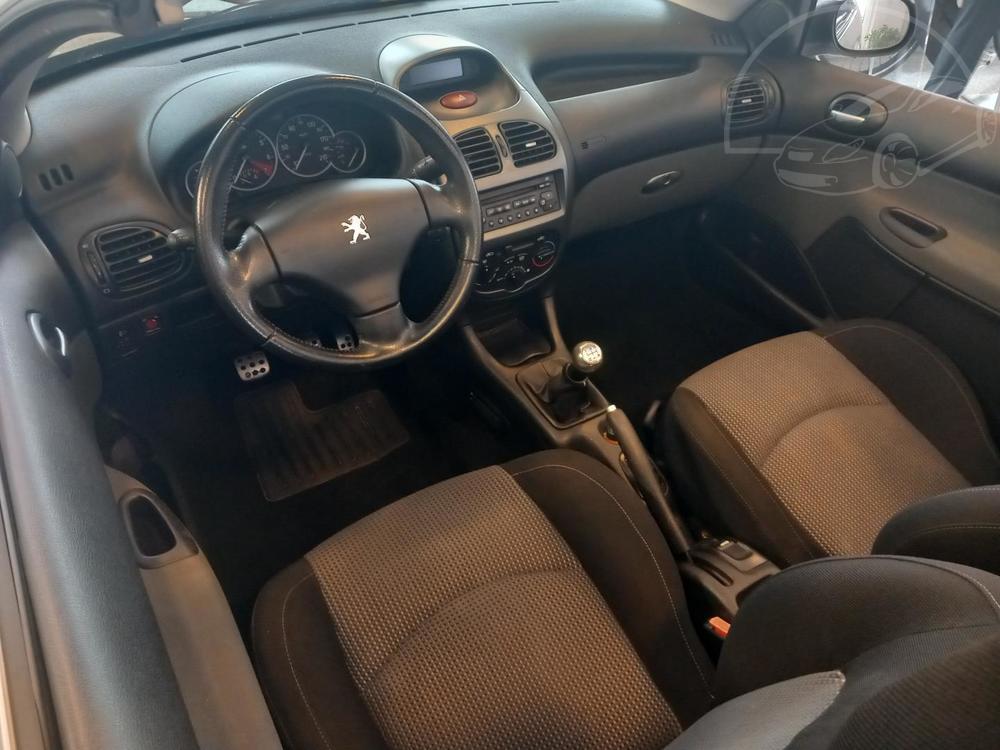 Peugeot 206 CC 1,6i CABRIO SERVISKA KLIMA