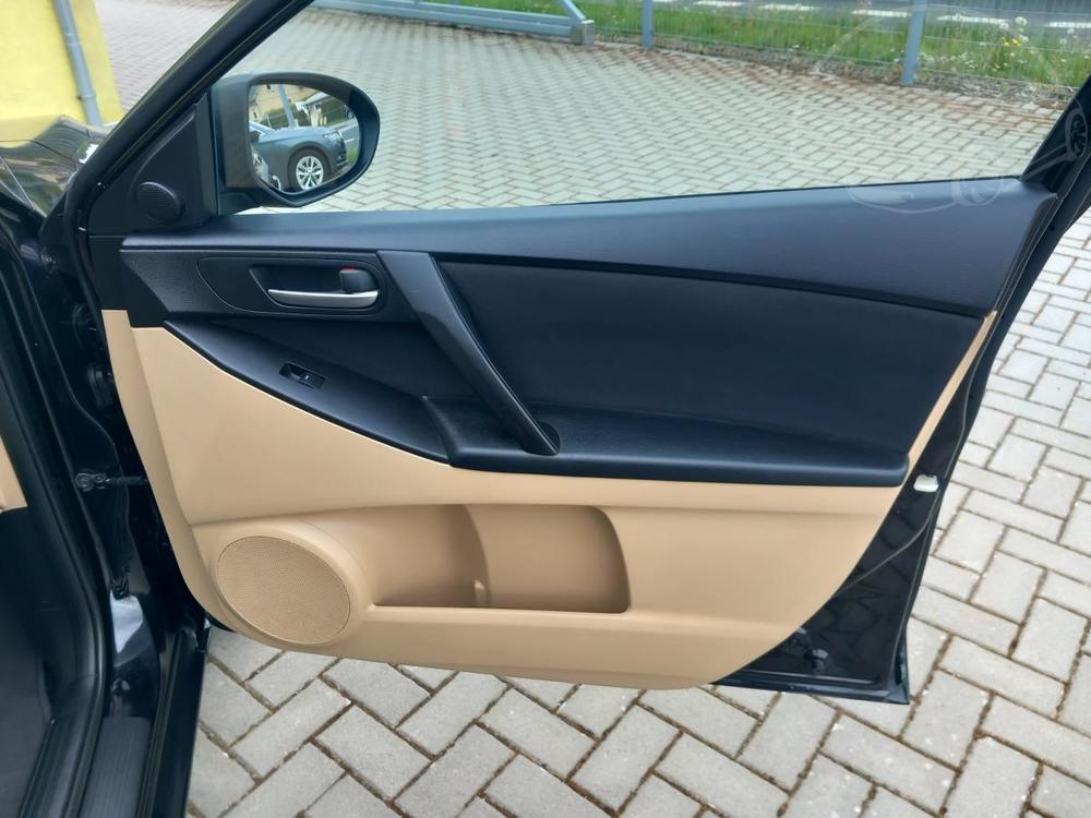 Mazda 3 1,6i 1.MAJITEL  TOP STAV !