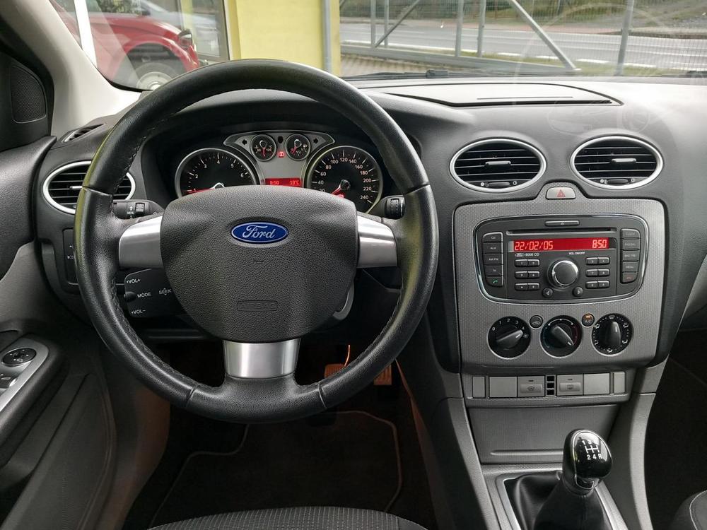 Ford Focus 1,6 16v SERVISKA  BEZ KOROZE !