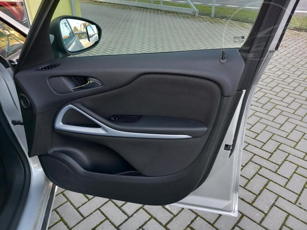 Opel Zafira 2,0CDTi PO VELKM SERVISE NAVI