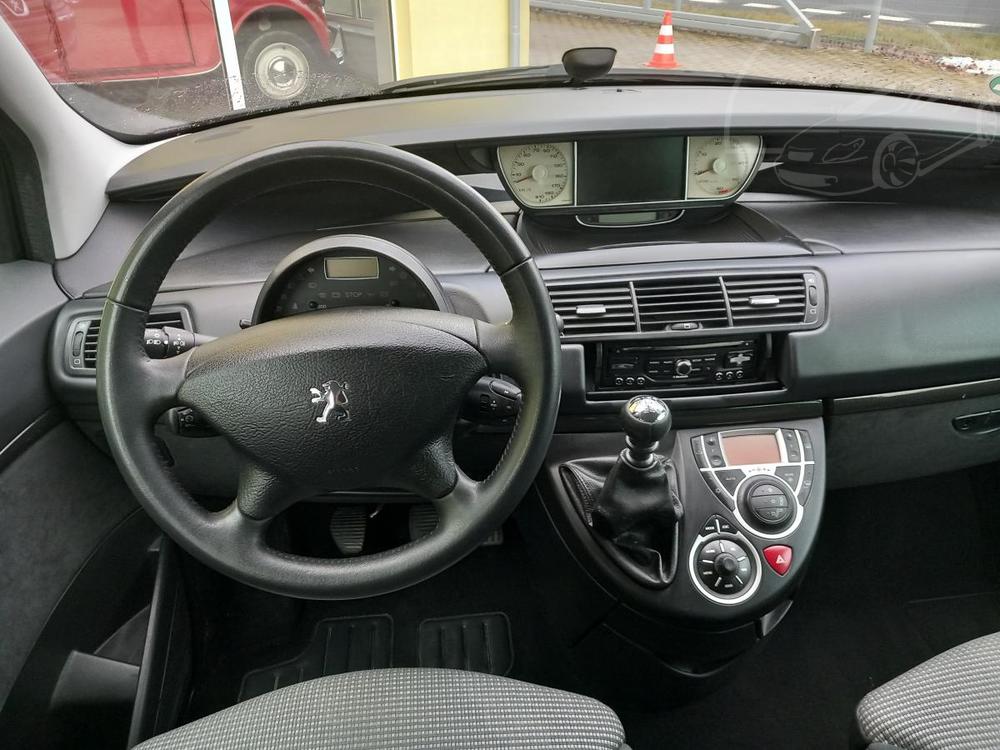 Peugeot 807 2,0HDi STYLE SERVISKA NAVI !