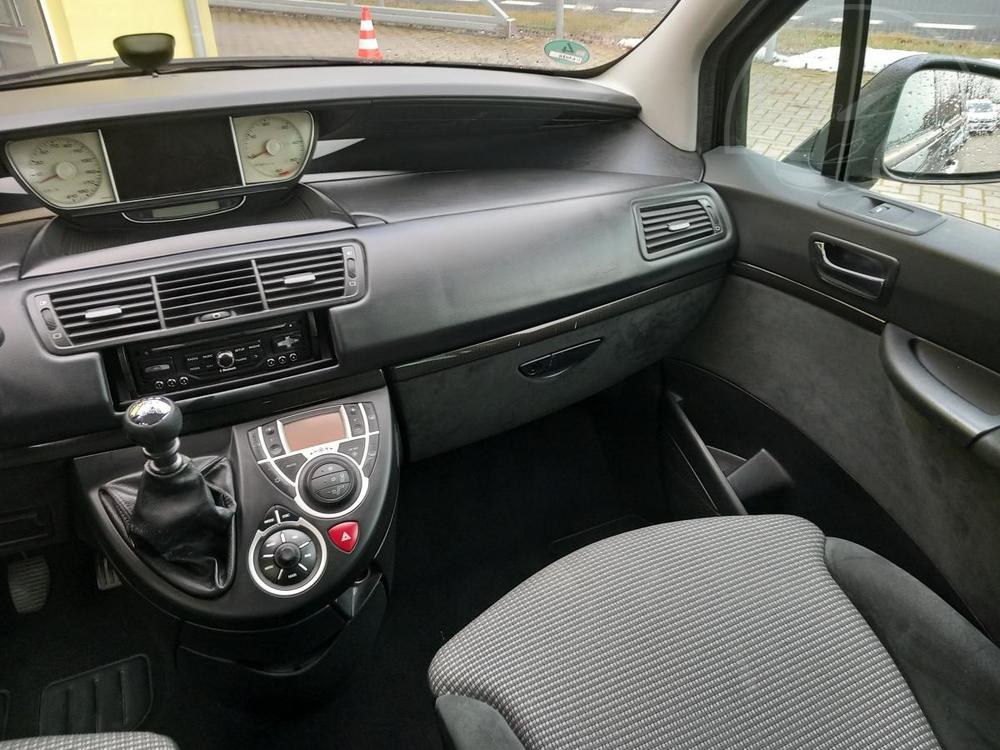 Peugeot 807 2,0HDi STYLE SERVISKA NAVI !