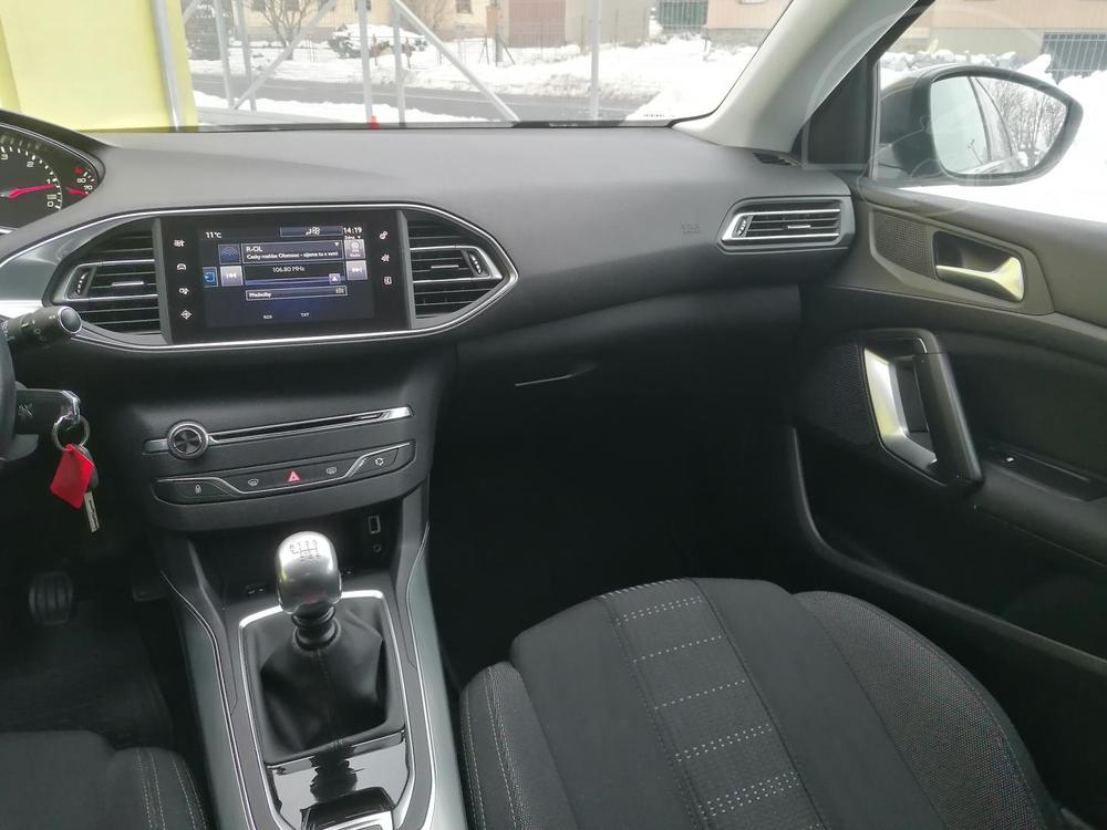 Peugeot 308 1,6HDi R 1.MAJ NAVI ODPOET !