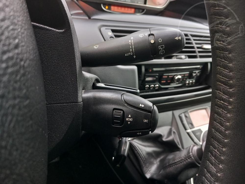 Peugeot 807 2,0HDi STYLE SERVISKA NAVI !