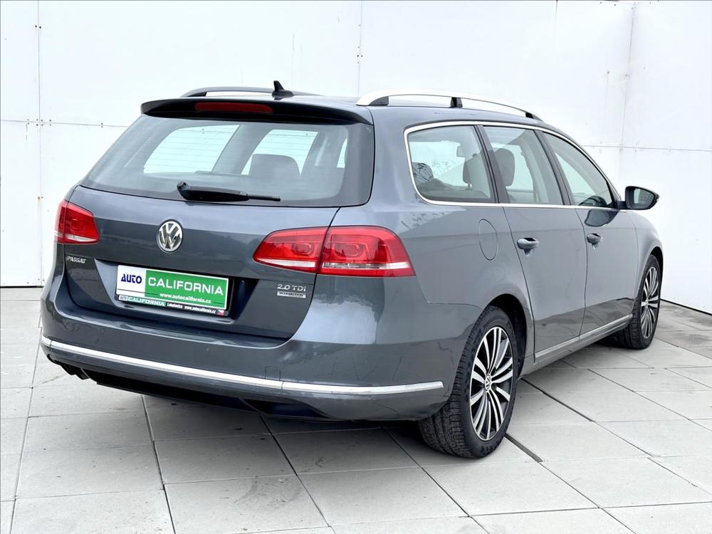 Volkswagen Passat 2,0 TDi REZERVOVNO Aut.klima