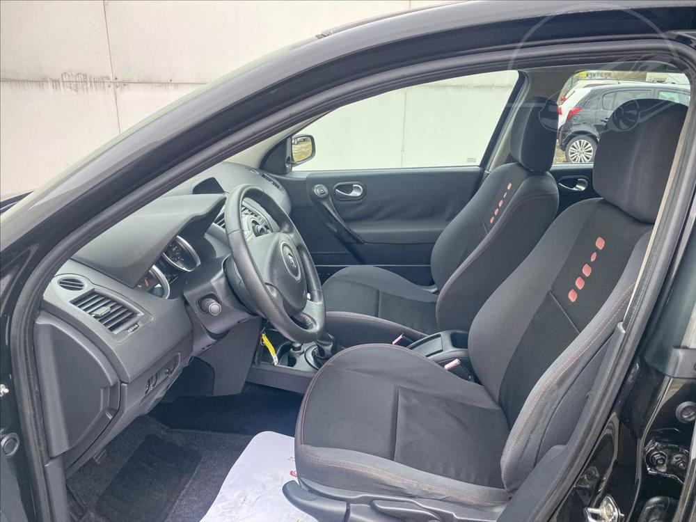 Renault Megane 1,5 dCi Klimatizace,Alu kola