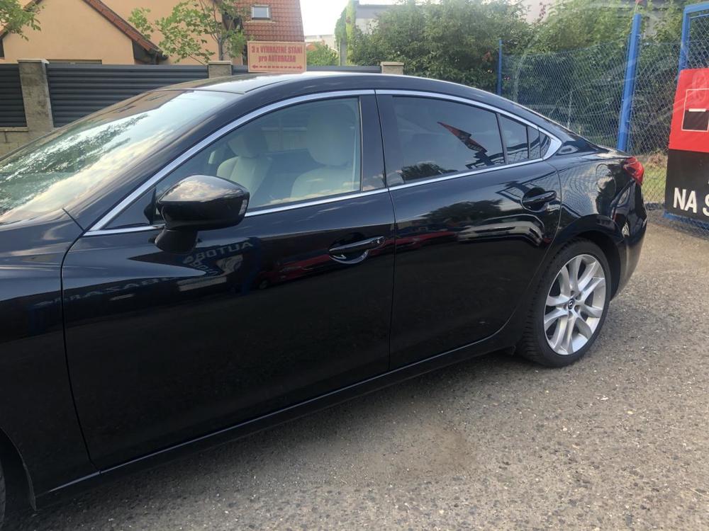 Mazda 6 2,2SkyActiv-D NAVi ke kamera