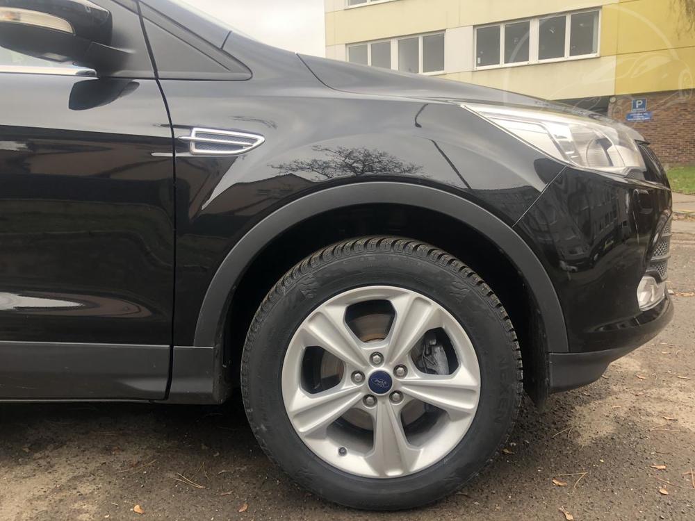 Ford Kuga 1,5 110kW 1.majitel pkn stav