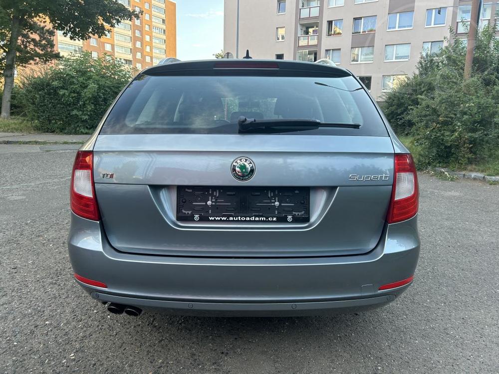 koda Superb 2,0TDi DSG combi bohat vbava