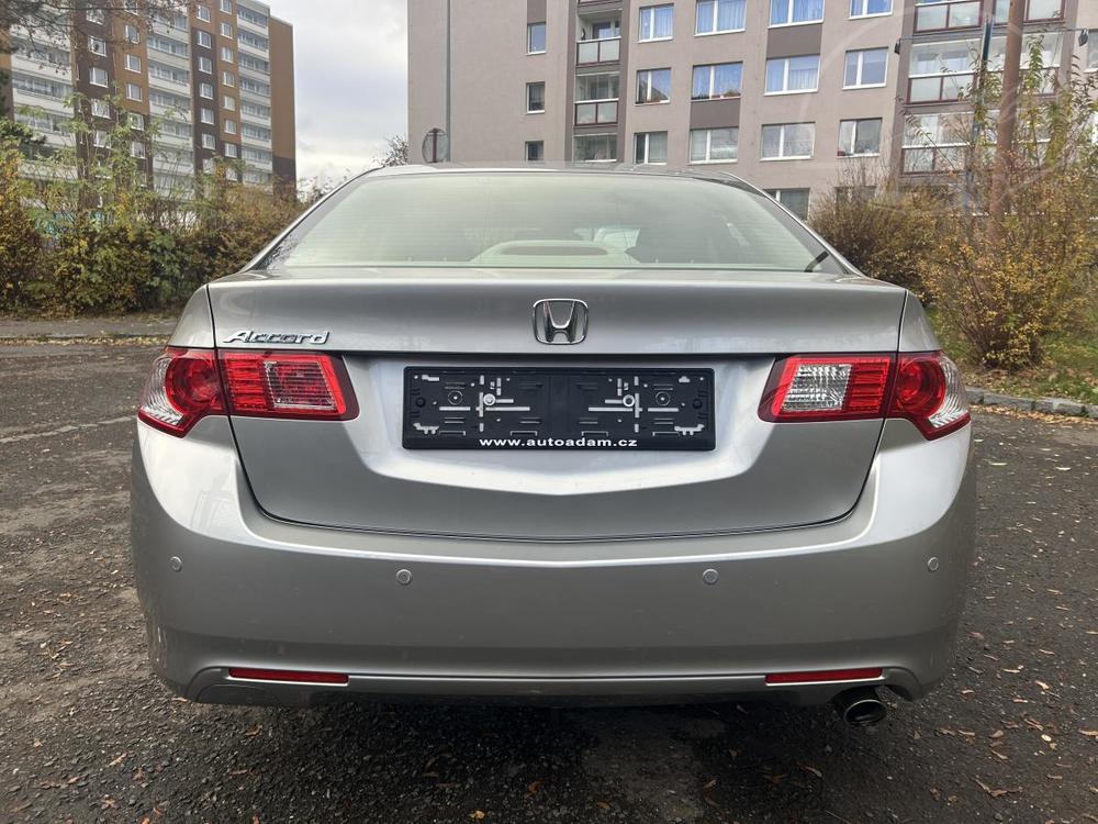 Honda Accord 2,0i-VTEC Rezervace