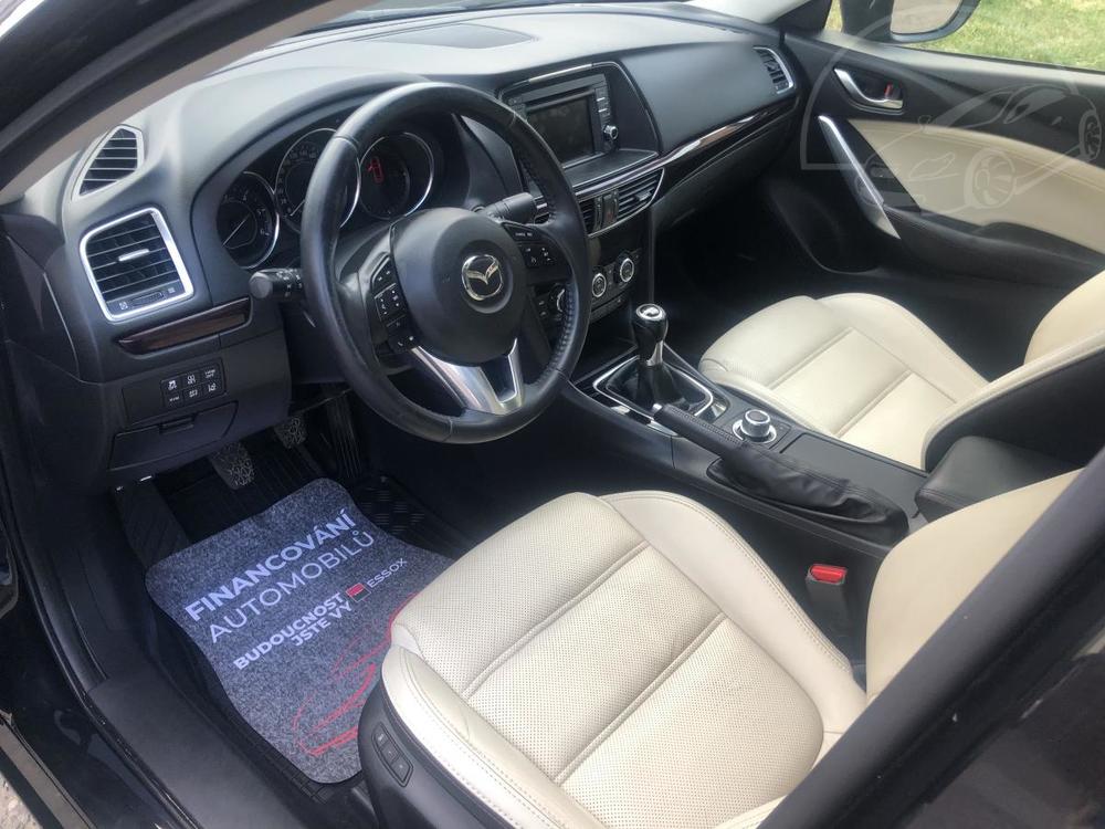 Mazda 6 2,2SkyActiv-D NAVi ke kamera