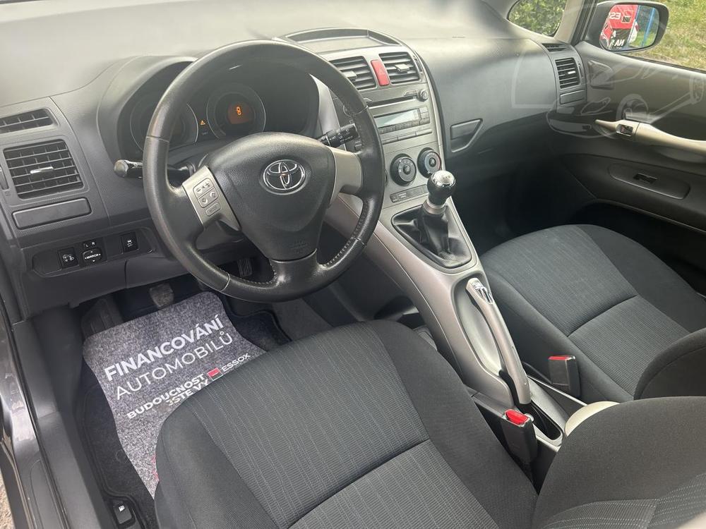 Toyota Auris 1,4 VVT-i 16V 1 .majitel