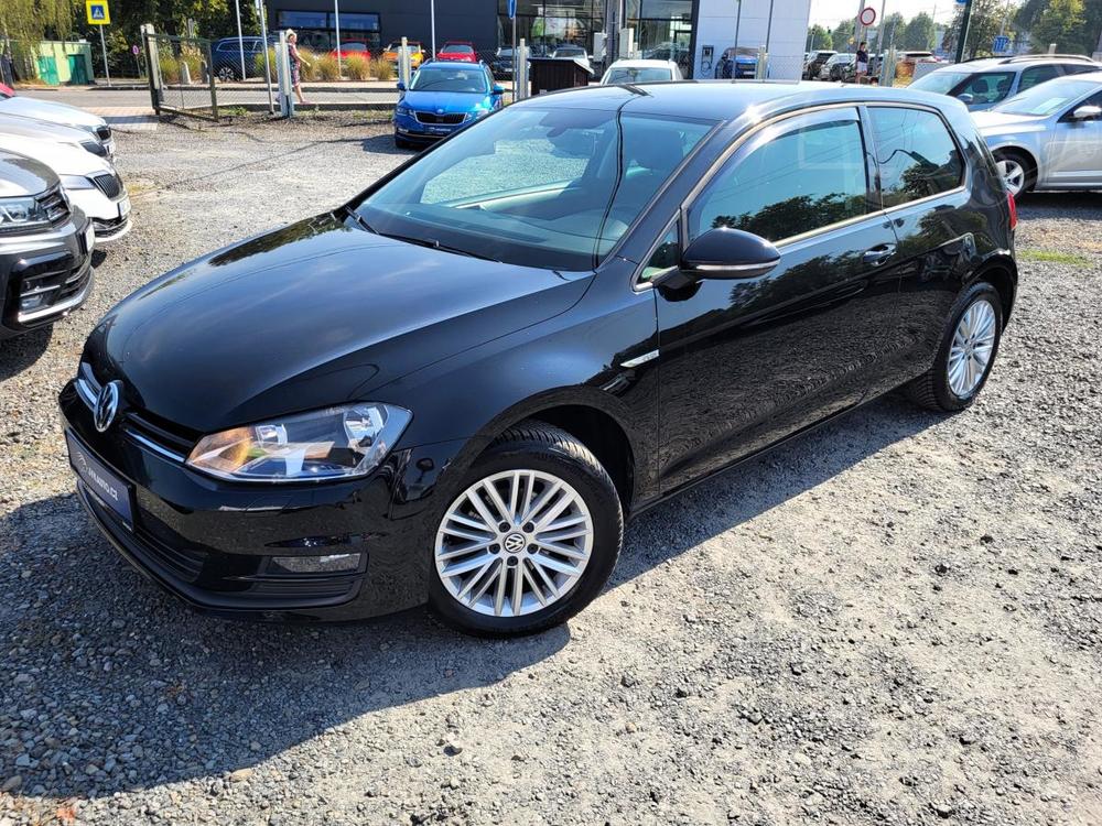 Volkswagen Golf 1.2TSI BOHAT VBAVA CUP 1Maji