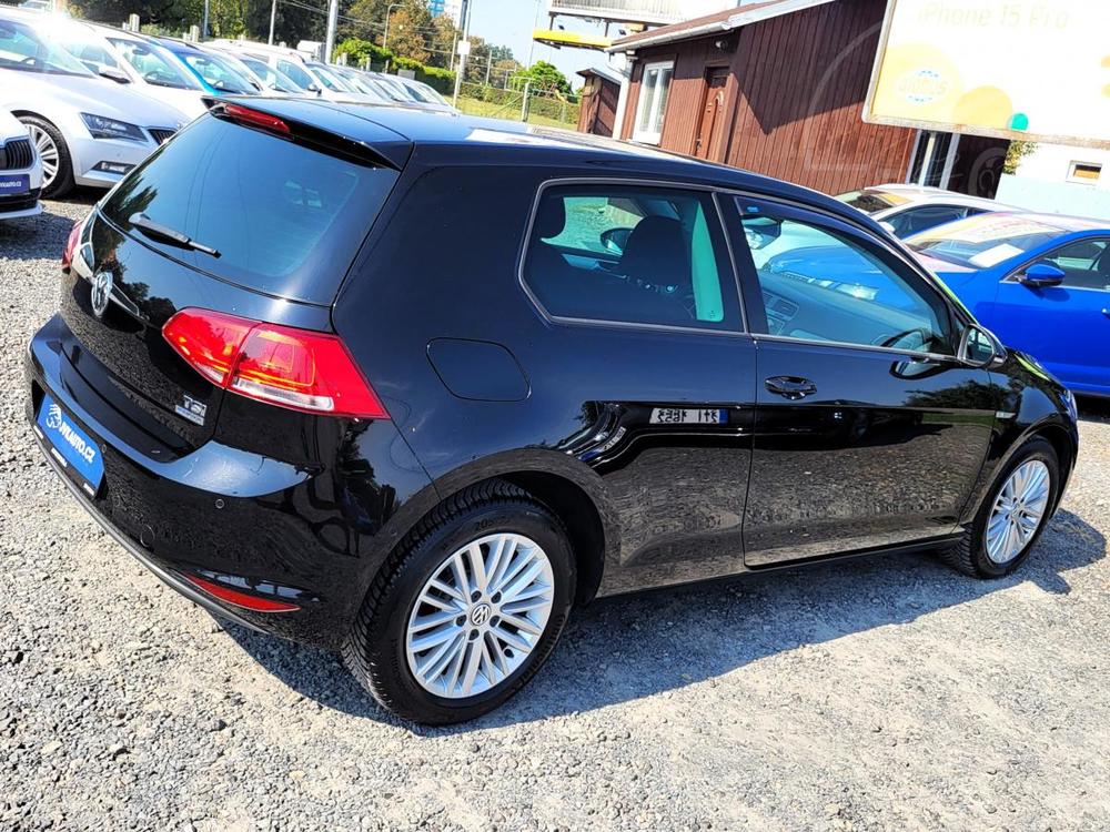 Volkswagen Golf 1.2TSI BOHAT VBAVA CUP 1Maji