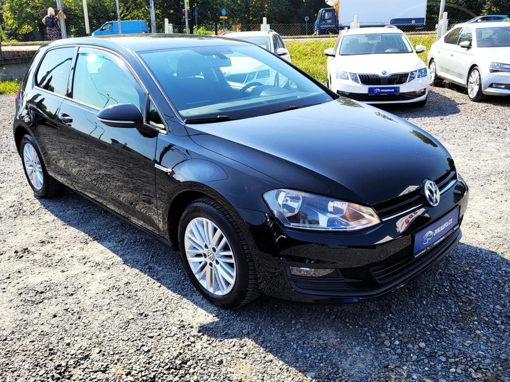 Volkswagen Golf 1.2TSI BOHAT VBAVA CUP 1Maji