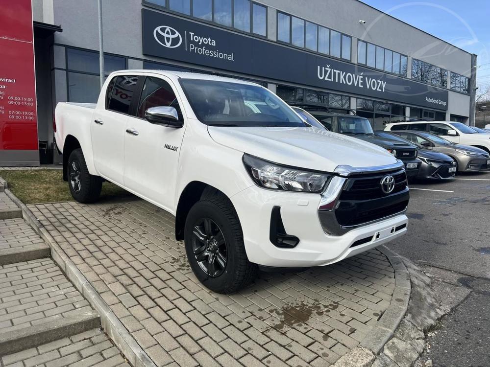 Toyota Hilux 2,8 6MT Active 4x4