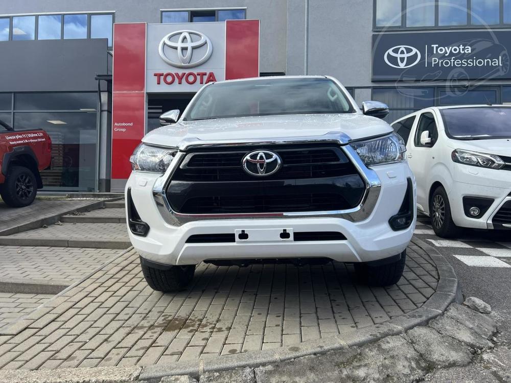 Toyota Hilux 2,8 6MT Active 4x4